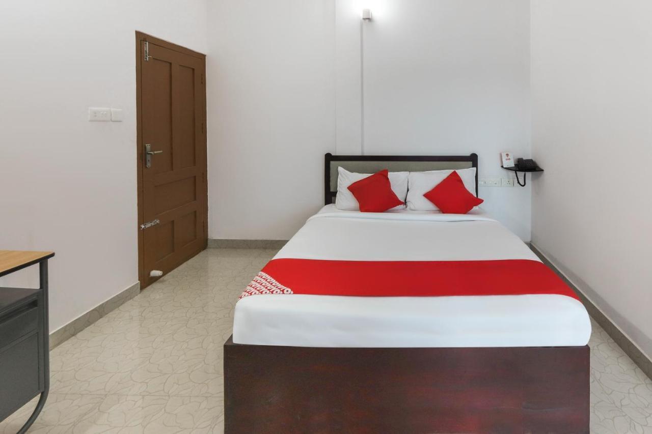 Oyo 49244 Green Castle Residency Hotel Nedumkandam Екстериор снимка